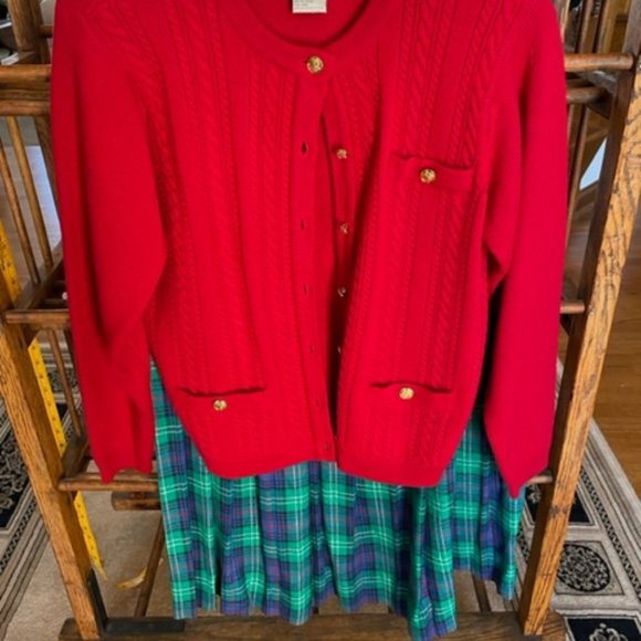 Gorgeous Cable Sweater & Pleated Skirt Set - Picture 1 of 7